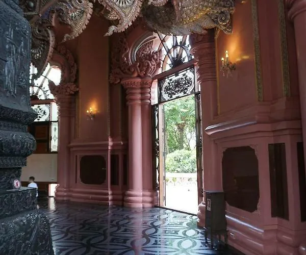 Hotel Gallery House